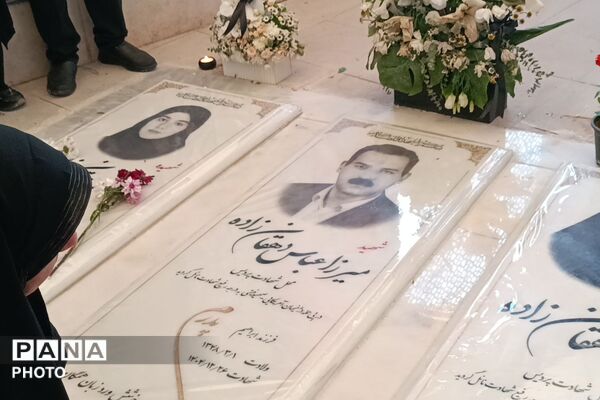 گرامیداشت دهه کرامت بر مزار شهدای جنگ رمضان 