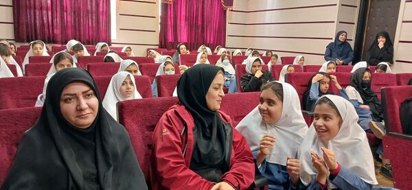 افتتاح پایگاه بسیج دانش‌آموزی در دبستان قرآنی نرجس ناحیه یک کرج