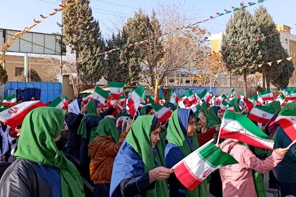 زنگ انقلاب در ملارد با حضور مدیرکل آموزش و پرورش شهرستانهای تهران نواخته شد