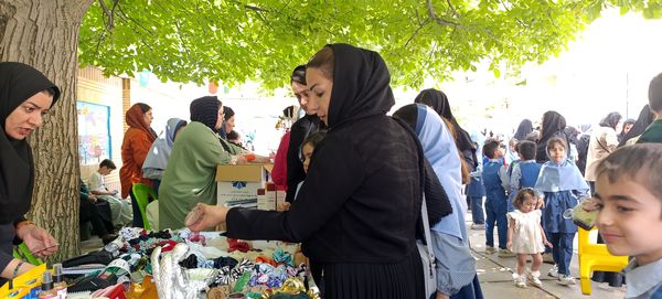 برپایی بازارچه کسب و کار در دبستان غیردولتی مهرو ماه آشخانه 