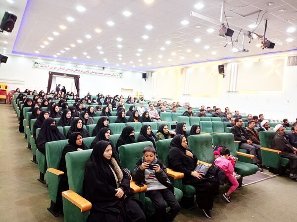 جلسه جهاد تبیین با موضوع بررسی مسائل سیاسی ایران و جهان در کاشمر