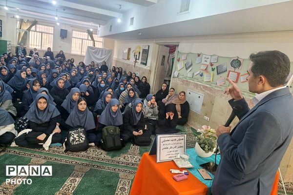  همایش‌های هدایت تحصیلی با محوریت معرفی هنرستان‌های فنی و کاردانش در ناحیه یک شهرری