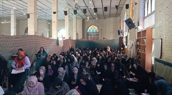 محفل نورانی دعای عرفه در حاجی‌‌‌آباد
