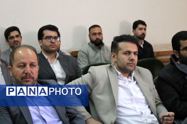 وداع ۲۴ سال خدمت صادقانه در آموزش‌ و پرورش شهرستان بن