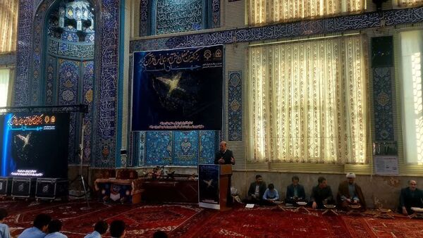 بزرگترین محفل دانش‌آموزی انس با قرآن کریم در مراغه