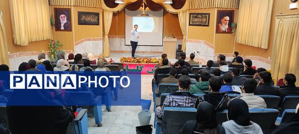 برگزاری همایش رتبه آفرینان برتر مؤسسه کاج در کانون سمیه شیروان