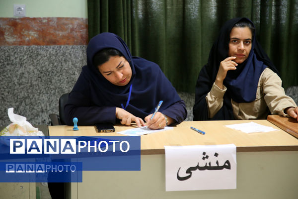 حضور پرشور مردم شهر اهرم در چهاردهمین دوره انتخابات ریاست جمهوری