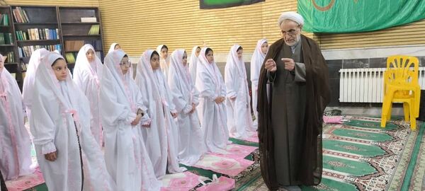 جشن بندگی دانش‌آموزان دبستان ارمغان هستی ناحیه 3 کرج 