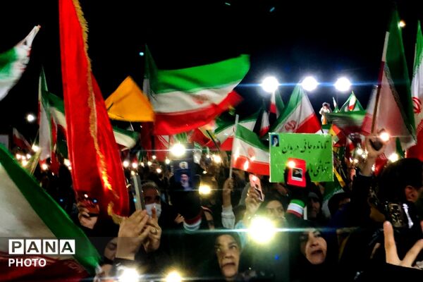 یادبود شهدا و تجدید پیمان مردمی