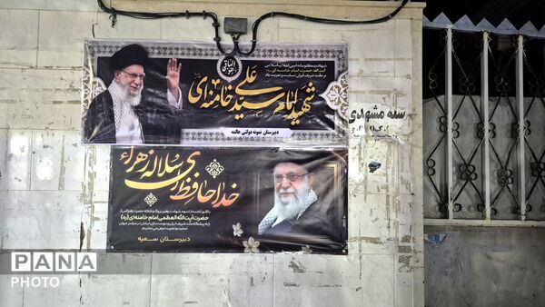حضور پررنگ و حماسی فرهنگیان و دانش آموزان در عزای رهبر شهید