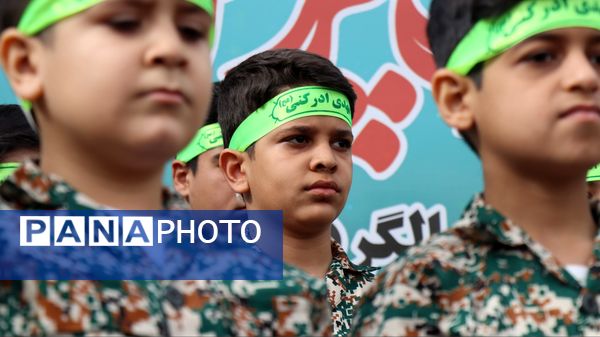 حضور پرشور مردم پاکدشت در راهپیمایی ۲۲ بهمن 