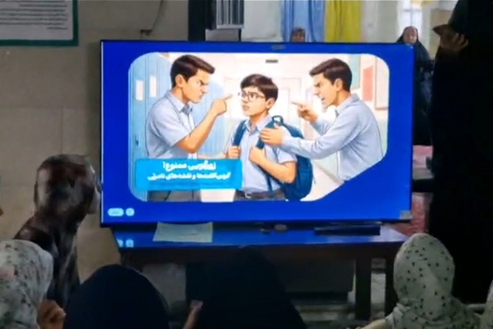 برگزاری حلقه صالحین با محور حقوق بشر، ظلم‌ستیزی و مقابله با استکبار در اعتکاف نوجوانان مسجد المهدی