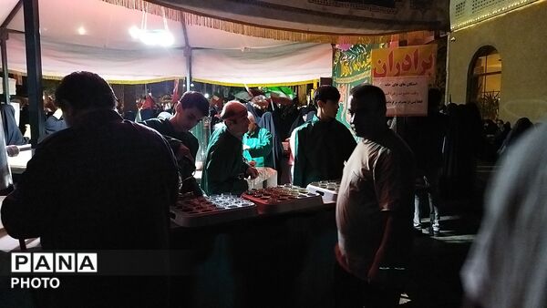گذری بر فعالیت چایخانه هیئت فاطمه الزهرا در شب صد و نود و پنجم از اجتماعات 