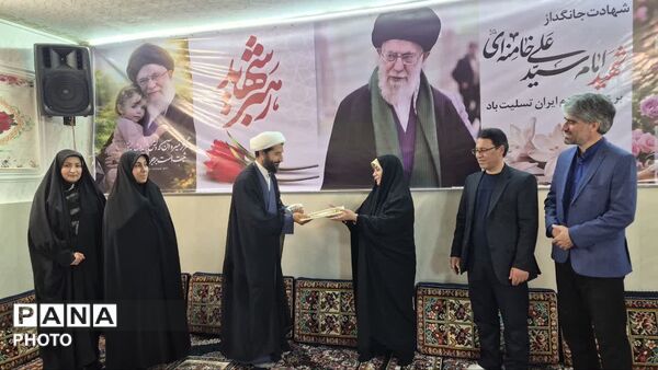 تجلیل از زوج فرهنگی‌ خانواده شهیداسدی 