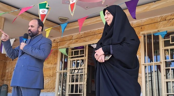 اقتدار ملی با اجرای سرود «ایرانمون» در دبیرستان حضرت معصومه(س) ناحیه 4 کرج