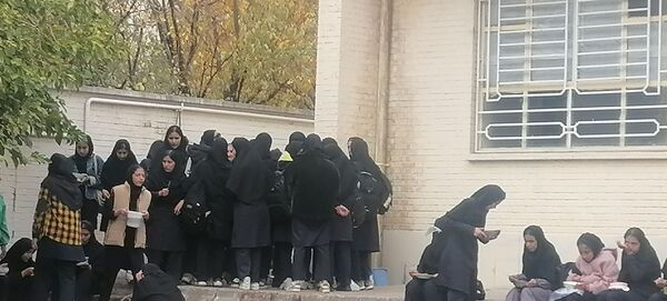 جشن روز دانش آموز دختران دبیرستان حضرت فاطمه و حضرت رقیه در مهدیه شهر بار نیشابور 