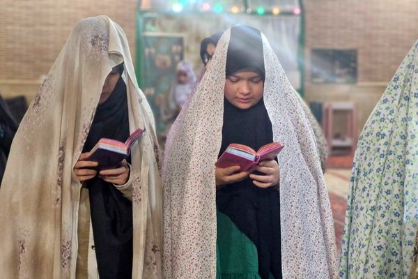 فشافویه میزبان خلوت عاشقانه دانش آموزان در نخستین روز اعتکاف همزمان با ولادت حضرت علی (ع)