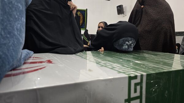 پذیرایی از مهمانی ویژه شهرستان بهاباد؛ شهید گمنام