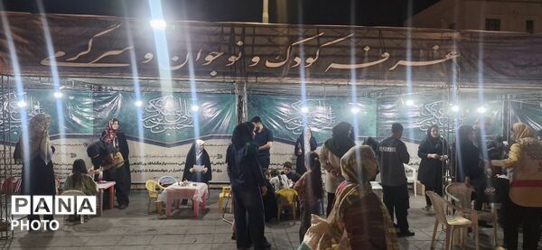 ایستگاه شادی در دروازه‌ی تهران؛ طعم شیرین میلاد در قلب راه‌آهن