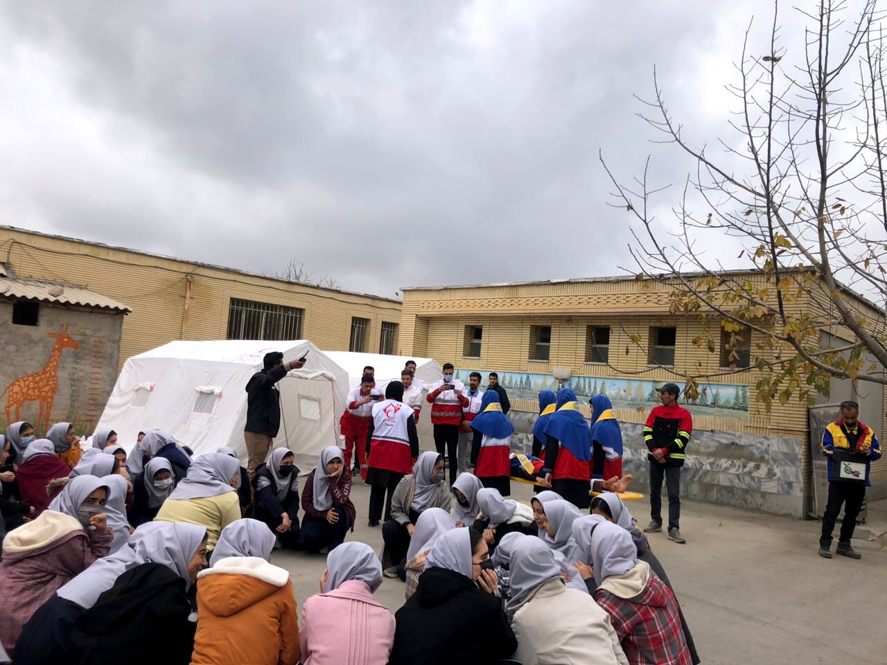 برگزاری مانور زلزله در شهرستان رازوجرگلان 