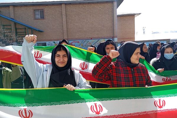 دهه فجر، جشن بصیرت و مقاومت؛ در دبیرستان حضرت معصومه (س) فیروزکوه