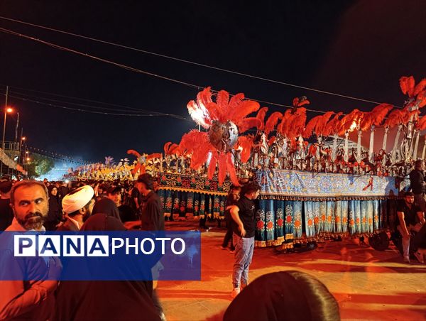 کاروان نمادین اسرای کربلا‌ازمیدان‌آستانه‌ی قم‌به‌سمت‌حرم‌حضرت‌معصومه"س"