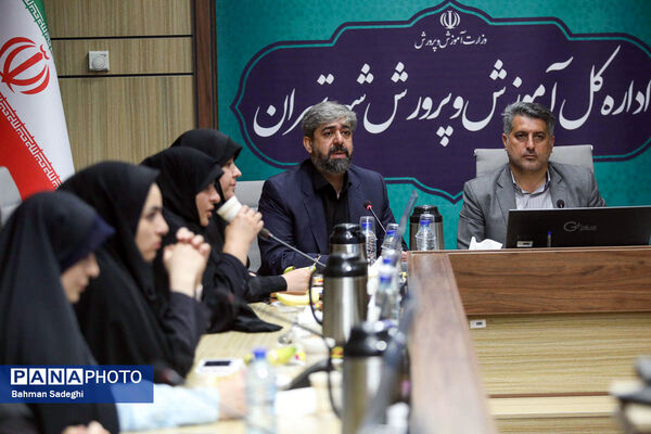 مراسم تجلیل از دانش آموز خبرنگاران شهر تهران