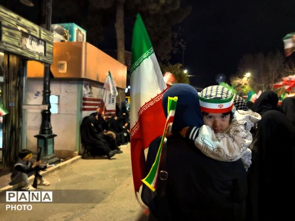 شور و خروش مردم نیشابور در سی و دومین شب شهادت رهبر انقلاب اسلامی 