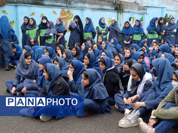 برگزاری مانور زلزله و ایمنی در مدارس خشکبیجار