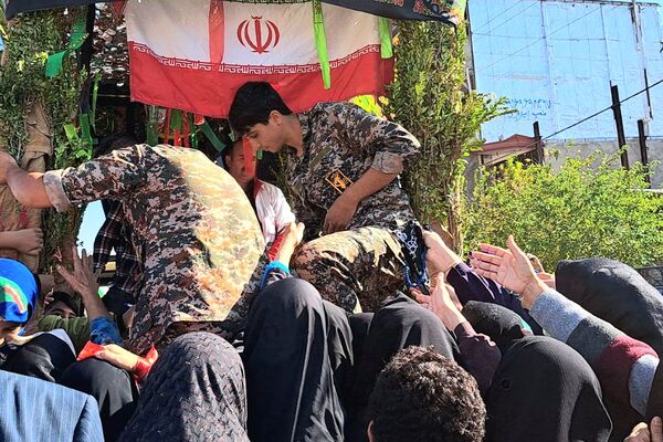 حضور پرشور مردم اَفرینه در آیین استقبال از شهید گمنام