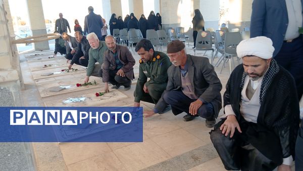 غبارروبی از قبور مطهر شهدا در شهر بخ