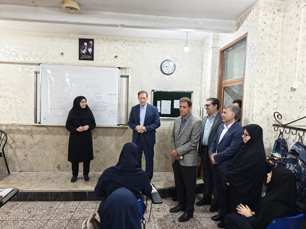 زنگ «سپاس معلم» در کرمانشاه 