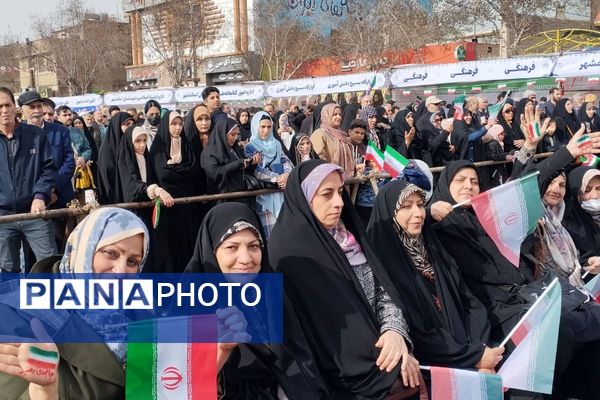 تولد چهل‌وهفت سالگی انقلاب‌اسلامی‌ایران در شهرستان اسلامشهر با مشارکت هزاران نفر از اقشار مختلف