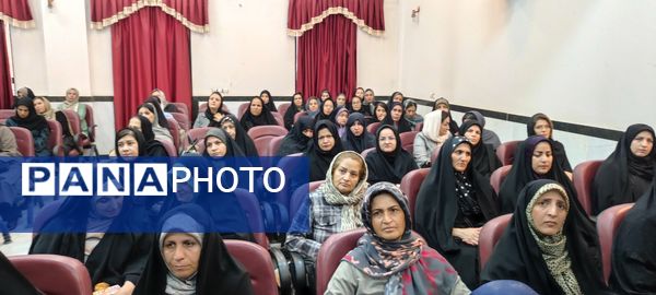 انتخابات انجمن و اولیا و مربیان مدرسه نمونه دولتی فرزانگان شهرستان شیروان 