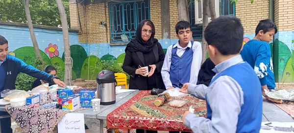 برپایی بازارچه در  دبستان امام جعفر صادق (ع) آشخانه