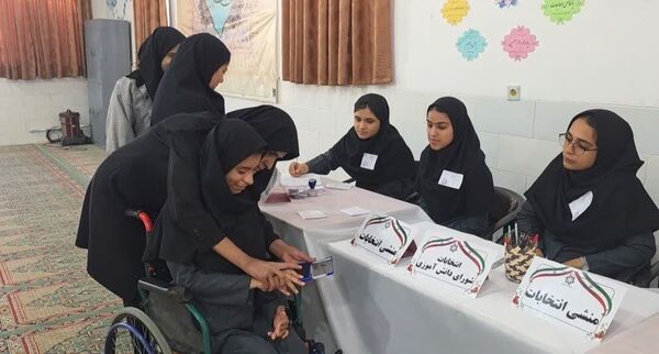 برگزاری انتخابات شورای دانش‌آموزی در مدارس شهرستان بافق