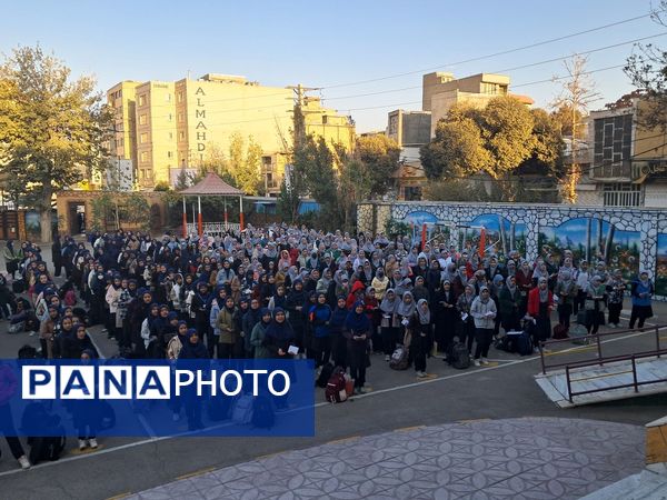 شور و نشاط دانش‌آموزان مدرسه حضرت معصومه (س) ناحیه 4 کرج در انتخابات شورای دانش‌آموزی