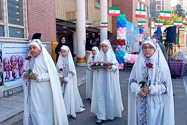 جشن عاطفه‌ها در مدارس ناحیه 2 شیراز