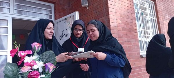 تجلیل از دانش آموزان چادری دبیرستان مادرمهربان خلیل آباد
