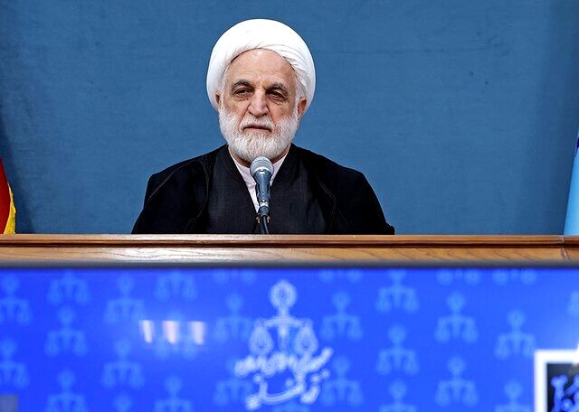 باید در معیارها و شاخص‌های مرتبط با گزینش نیروها نیز تجدیدنظر کنیم