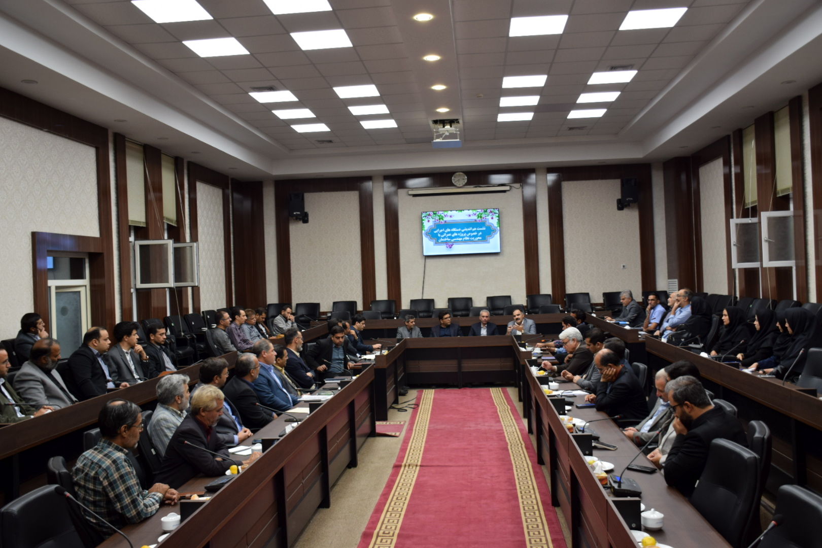 نشست هم‌اندیشی دستگاه‌های اجرایی با محوریت پروژه‌های عمرانی در تربت‌حیدریه