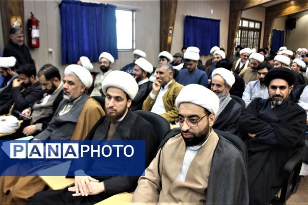 تجلیل از خادمان و فرهنگ‌یاران نماز در قم