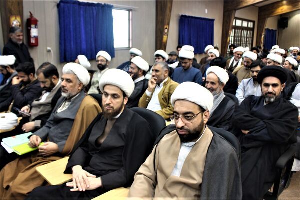 تجلیل از خادمان و فرهنگ‌یاران نماز در قم