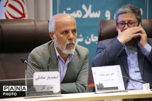 تجلیل از دانش‌آموزان ورزشکار و قهرمان آذربایجان شرقی