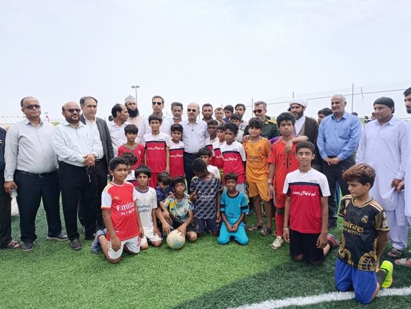 هفته دولت در جاسک؛ از تجلیل کادر درمان تا افتتاح مزرعه ۲۰ هکتاری میگو