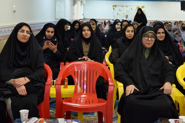 ارتقای سلامت دانش‌آموزان با برگزاری کارگاه آموزشی در مدرسه دخترانه حضرت معصومه(س)