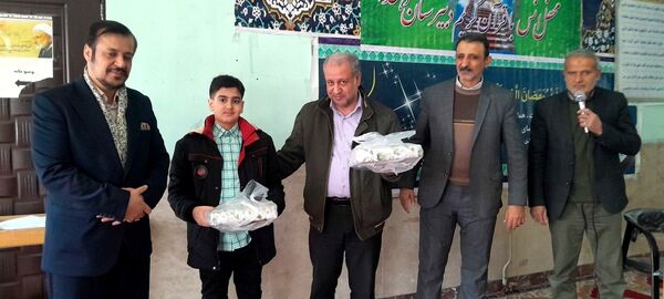 برگزاری محفل انس با قرآن در دبیرستان دهخدا ناحیه 2 کرج 