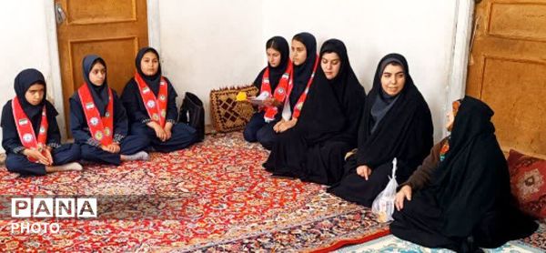 دیدار دانش آموزان پیشتاز با خانواده شهید شهامتی