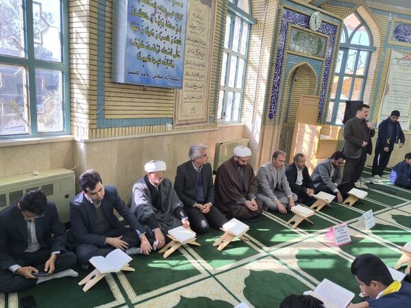 محفل انس با قرآن در دبیرستان سما 