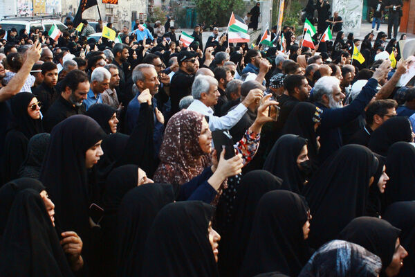 مراسم تشییع پیکر شهید «سعید آذربادگان» در بندرعباس
